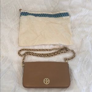 Tory Burch Adalyn clutch - camel patent saffiano